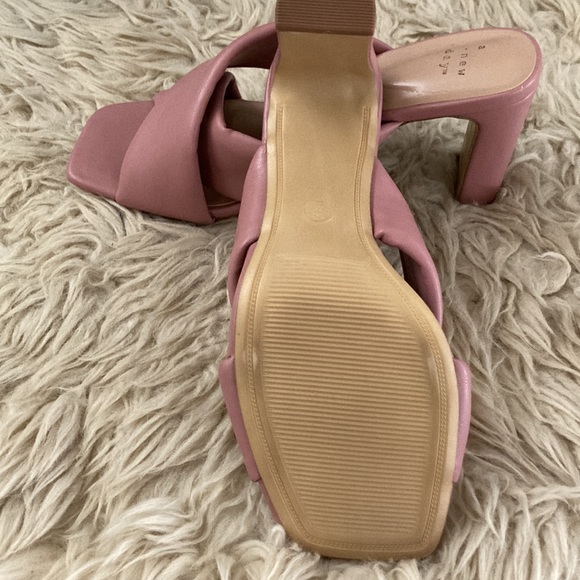 A New Day Blush pink heel, open toe sandal, block heel, size 9. - Picture 4 of 7